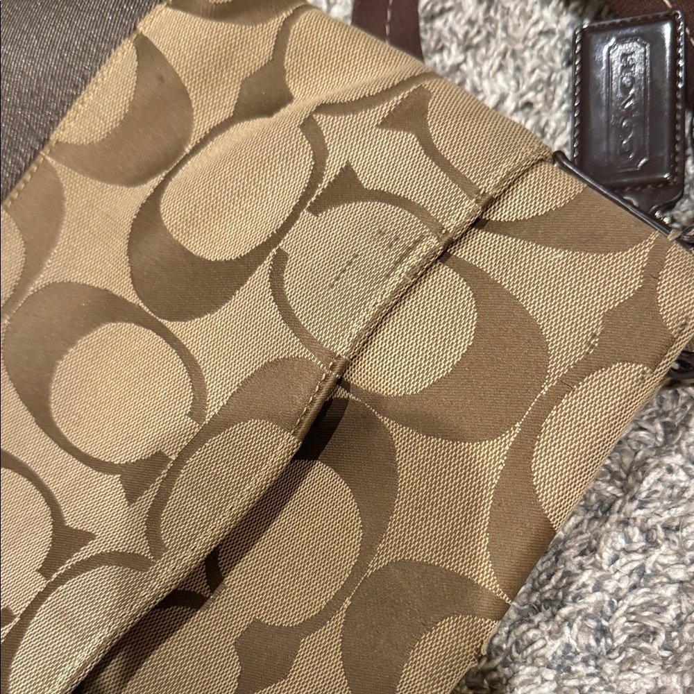 Coach Tan and Brown Signature Shoulder Bag gallery tote purse handbag designer - Picture 12 of 12